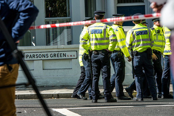 Un tânăr de 18 ani, arestat după atentatul din Londra. Mărturiile călătorilor de la metrou