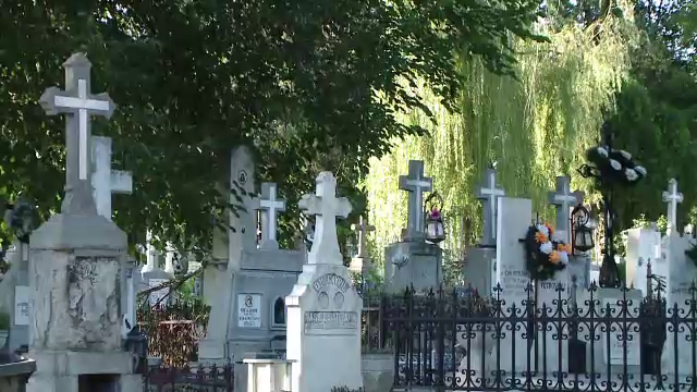 Tururi istorice printre morminte. Reacția turiștilor: ”Aici e istoria Iaşiului”