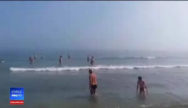 Prețuri mici și vreme caldă pe litoral. ”E mult mai frumos decât vara”