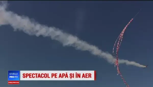 Spectacol aviatic pe Lacul Morii din București. Sute de spectatori au aplaudat
