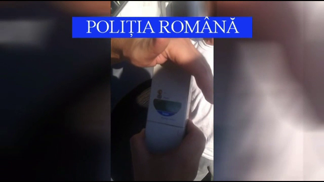 Un șofer moldovean mergea în zig-zag cu TIR-ul. Ce au descoperit polițistii
