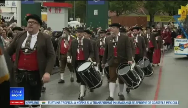 A început Oktoberfest, unul dintre cele mai mari festivaluri ale berii din lume