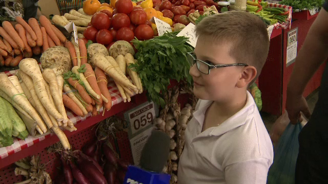 Laptele, cornul și păstârnacul. Statul schimbă meniul elevilor în acest an