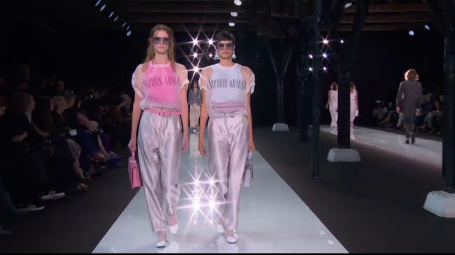 Ce se va purta în vara lui 2018. Propunerile lui Giorgio Armani și Donatella Versace