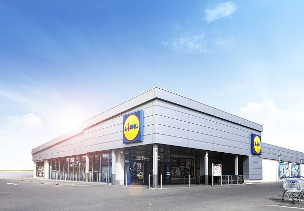 Lidl face o mișcare surpriză în România: deschide primul magazin de haine