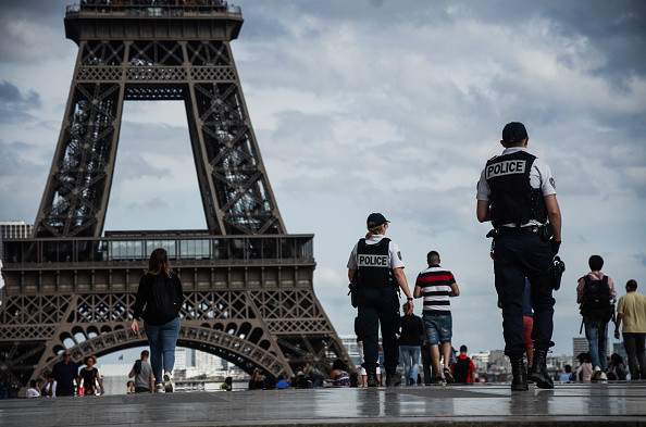 Alertă la Paris. Turnul Eiffel, evacuat de urgență și închis, după o amenințare cu bombă