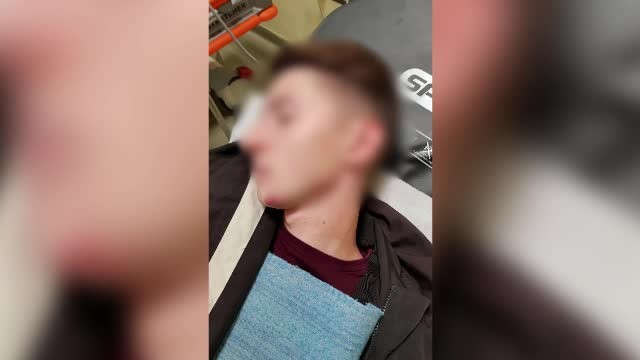 Elev din Capitală, călcat în picioare după ce ar fi refuzat avansurile unei fete