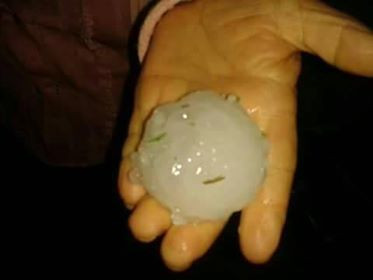 Furtună cu gheață în mai multe zone din țară. Pagubele produse de vijelii