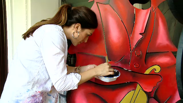 ”Micuţa Picasso” își expune lucrările în România: ”Mă bucur că am reușit să vin”