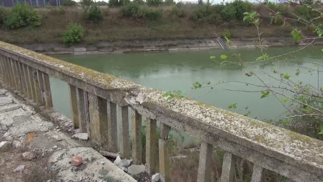 După ce și-a incendiat gospodăria, un bărbat din Bacău s-a sinucis