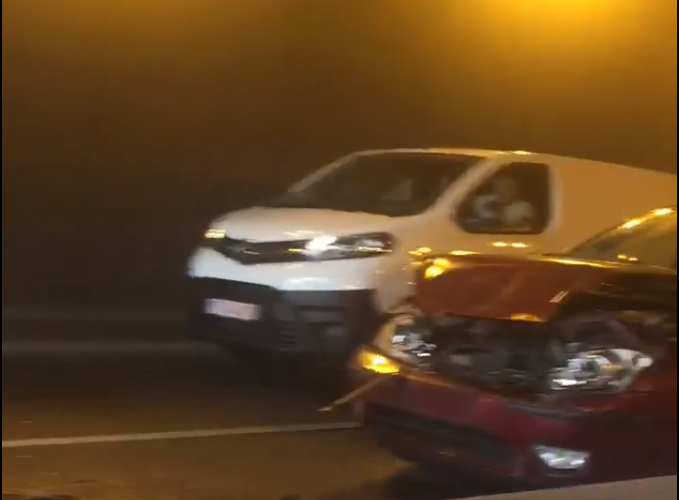 Accident cu 6 maşini, în Pasajul Băneasa