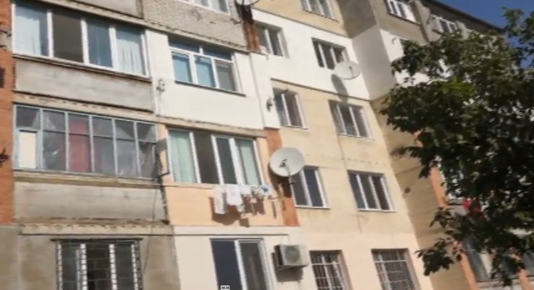 Un moldovean a sărit de la etajul 4 ca să nu fie prins cu amanta