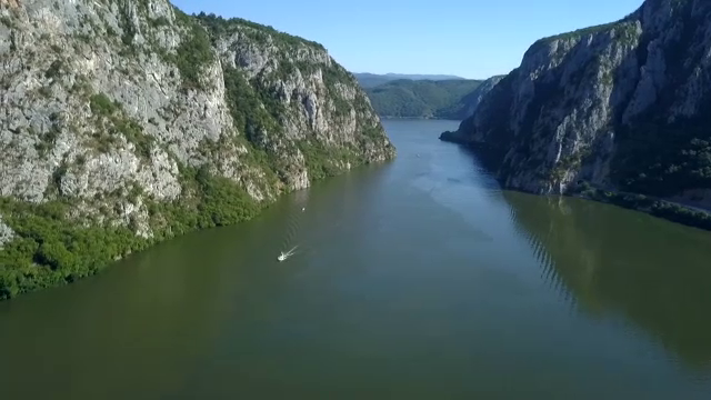 Apele Române anunță când va ajunge în România viitura de pe Dunăre. Debitul maxim va fi atins în câteva zile