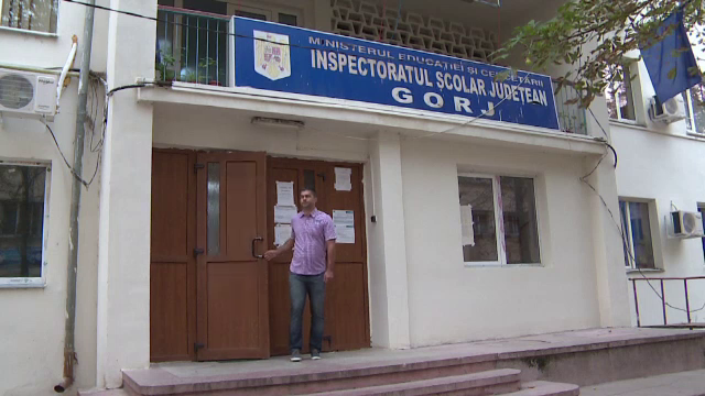 Situație bizară în Gorj, unde profesorii de sport primesc spor la salariu pentru lucrul pe calculator