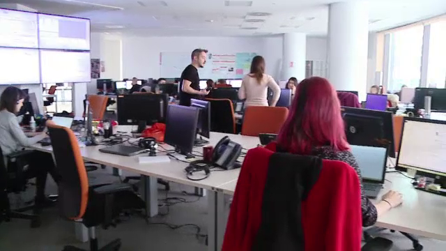 Ce trebuie să primească cei ce muncesc de Crăciun şi Revelion. Salariul se poate dubla