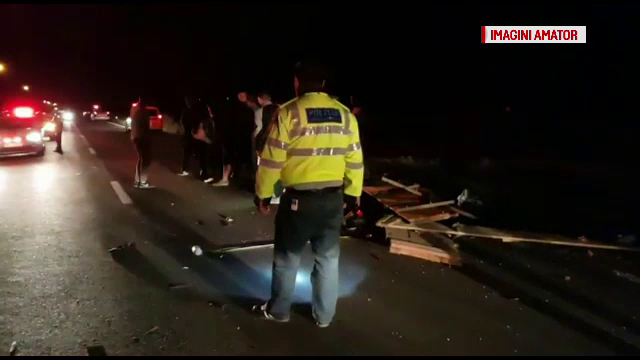 Trei oameni răniți, după ce o căruță a fost spulberată de un autoturism, în Dâmbovița