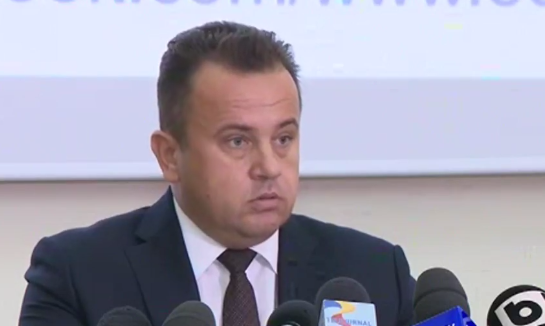 Proiectul Legii manualului şcolar, pus în dezbatere publică