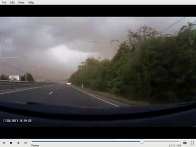 Momentul în care poarta din Timișoara se prăbușeste. Un tânăr a murit zdrobit de ea