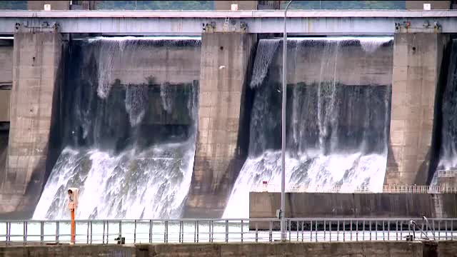 Hidrocentralele de la Porţile de Fier, sabotate chiar de statul român. Rolul jucat de Tăriceanu