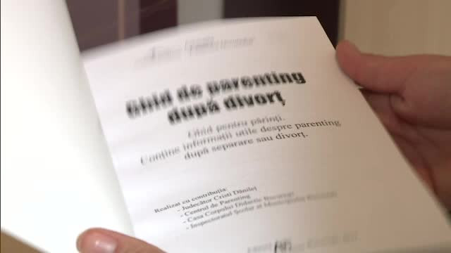 Ghidul care îi va ajuta pe părinţii divorţaţi. "Copilul crede că el e cauza"