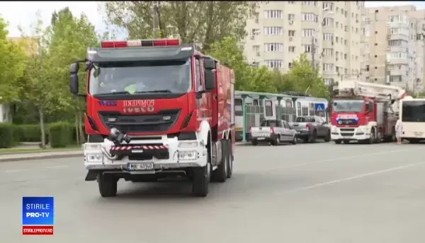 Incendiu violent la o hală de băuturi alcoolice din București