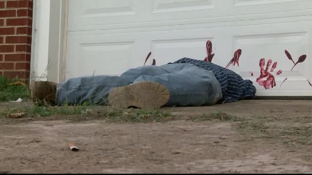 Au crezut că sunt martori la o crimă oribilă, dar era doar o farsă de Halloween