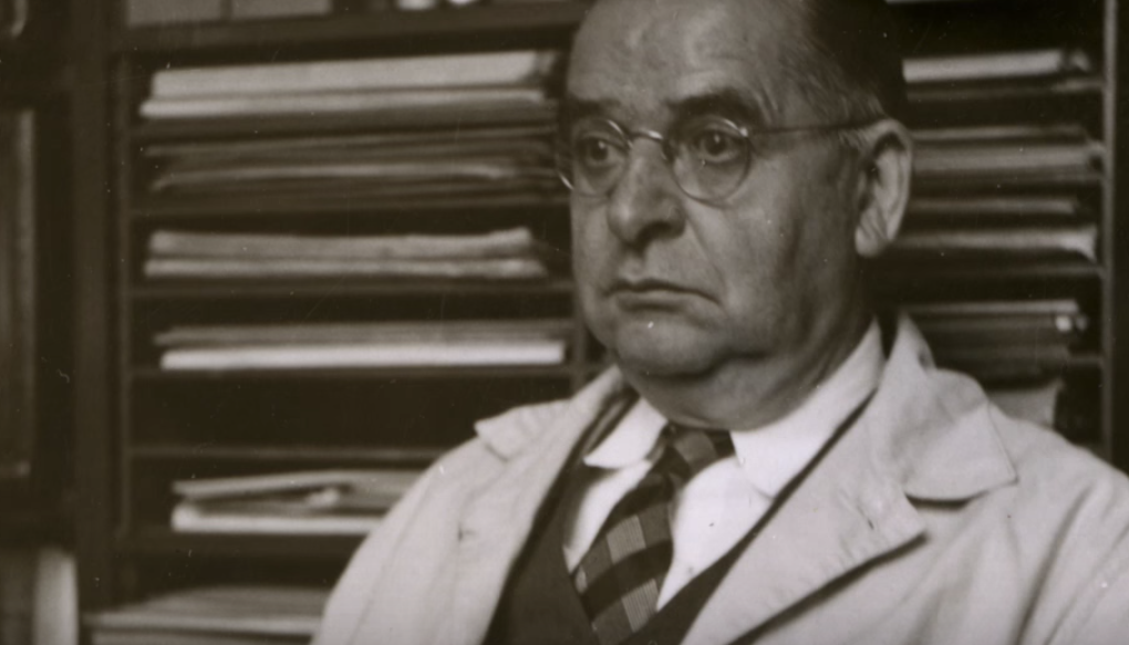 S-a lăsat să moară "în numele ştiinţei" după ce a fost muşcat de un şarpe