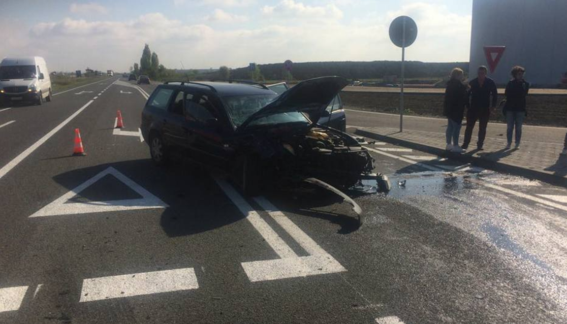 Accident grav în Timișoara. 3 persoane au fost transportate la spital