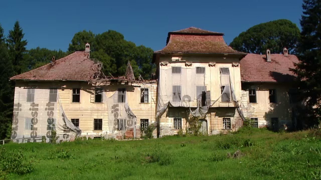 Castelul Brukenthal a ajuns o ruină și este un pericol pentru turiști