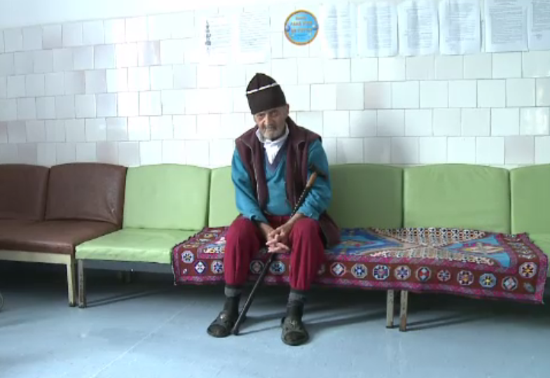 Angajații unui camin de bătrâni din Vâlcea nu au mai primit salariile de 8 luni