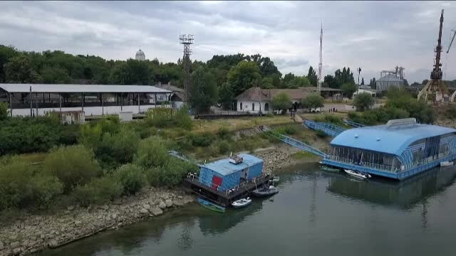 Bani cheltuiţi aiurea. De 9 ani, pontonul de la Calafat zace la mal şi toacă o avere în fiecare lună