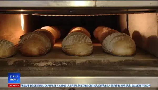 Un român mănâncă în medie pe zi 7 felii de franzelă. Câţi îşi fac pâinea acasă