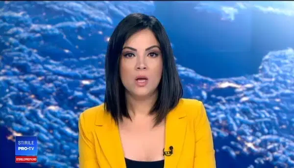 Șase case au fost afectate de un incendiu puternic, care a izbucnit în podul uneia dintre locuinţe