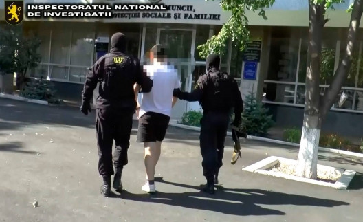 Scandal uriaş de pedofilie, în Moldova. Un om de afaceri s-a mutat în casă cu un elev de 15 ani