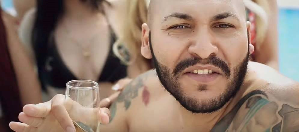Cântărețul de manele Dani Mocanu, trimis în judecată din cauza unui clip postat pe Youtube