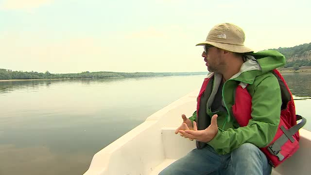 Situație dramatică în portul Corabia. La Ministerul Transporturilor, oamenii își bat joc de Dunăre