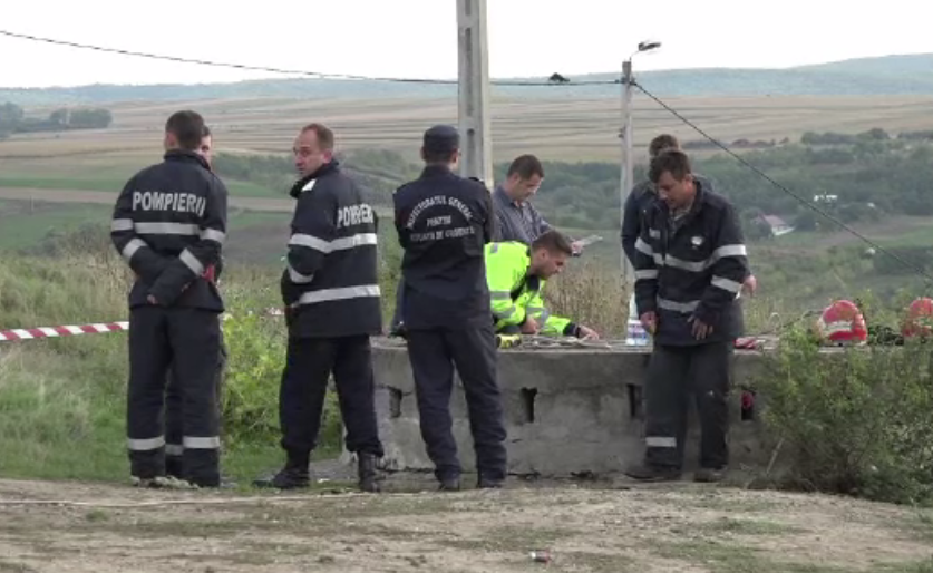 Bebeluș mort, descoperit într-un canal de colectare din Botoșani. O tânără a fost audiată