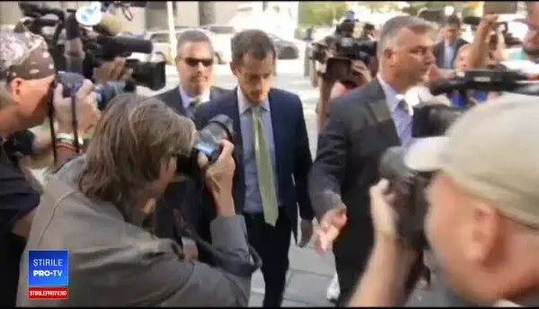 Congresman american, trimis după gratii după ce i-a dat SMS-uri obscene unei minore