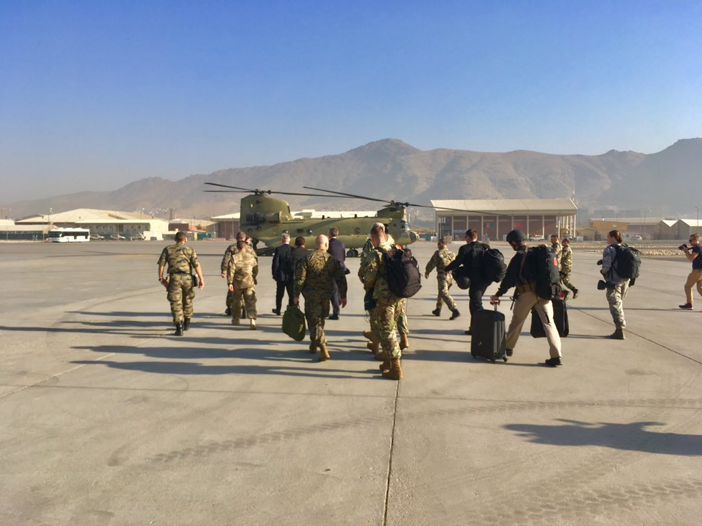 Aeroportul din Kabul, atacat cu rachete imediat după sosirea şefilor Pentagonului şi NATO