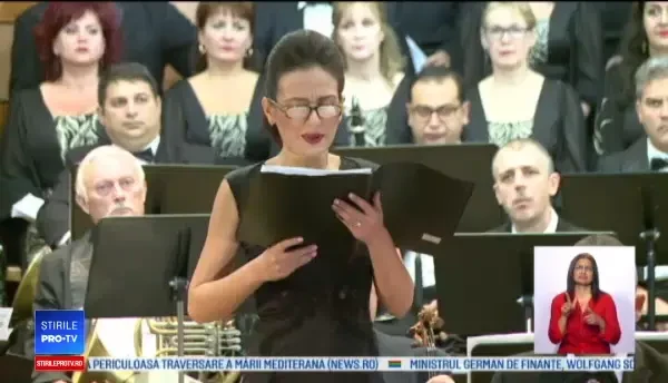 O solistă a Filarmonicii și iubitul ei au nevoie de 50.000 de dolari pentru a nu orbi