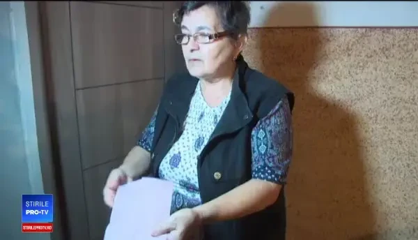 Pensionară din Târgu Jiu, amendată după ce s-a apucat să renoveze pe banii ei scara blocului
