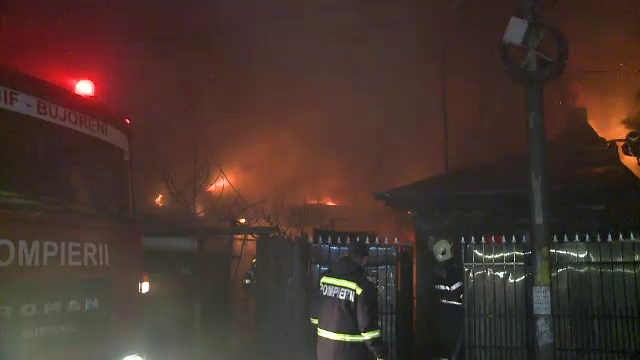 Incendiu în sectorul 5 al Capitalei: șase case, mistuite de flăcări