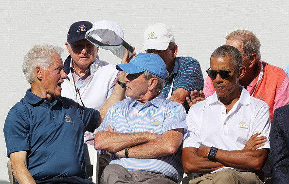 Un turneu de golf i-a adus împreună pe foștii președinți Obama, Bush și Clinton