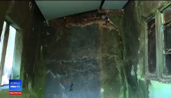 Situaţie disperată pentru o familie din Iaşi, care a rămas fără casă. Oamenii au nevoie de ajutor