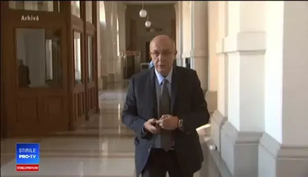 Milionarul Puiu Popoviciu a dispărut din nou. Riscă 7 ani de închisoare