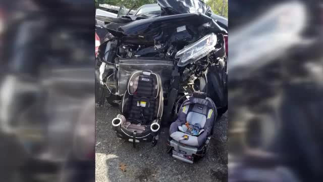 Fotografii virale. Cum au scăpat cu viață 2 copii dintr-un accident groaznic