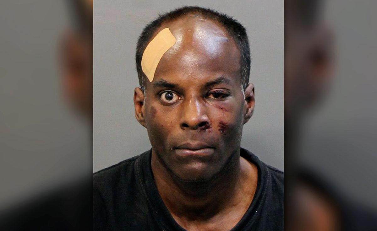 Atac înfiorător în SUA. Un bărbat i-a scos ochii cu mâinile goale partenerei sale