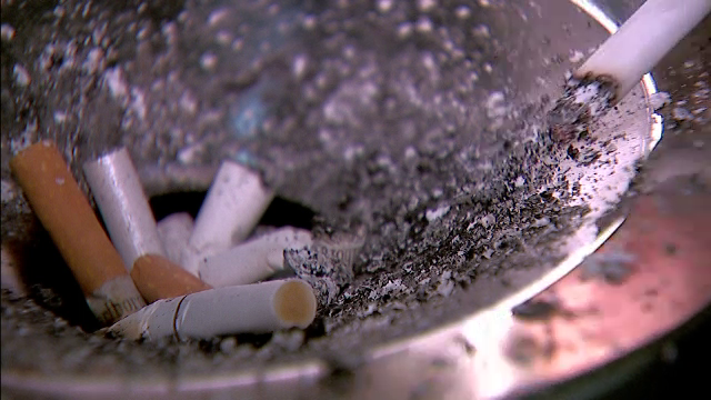 Proiectul prin care fumătorii ar putea fi taxaţi pentru viciul lor. Minutele în care fumează, scăzute din salariu