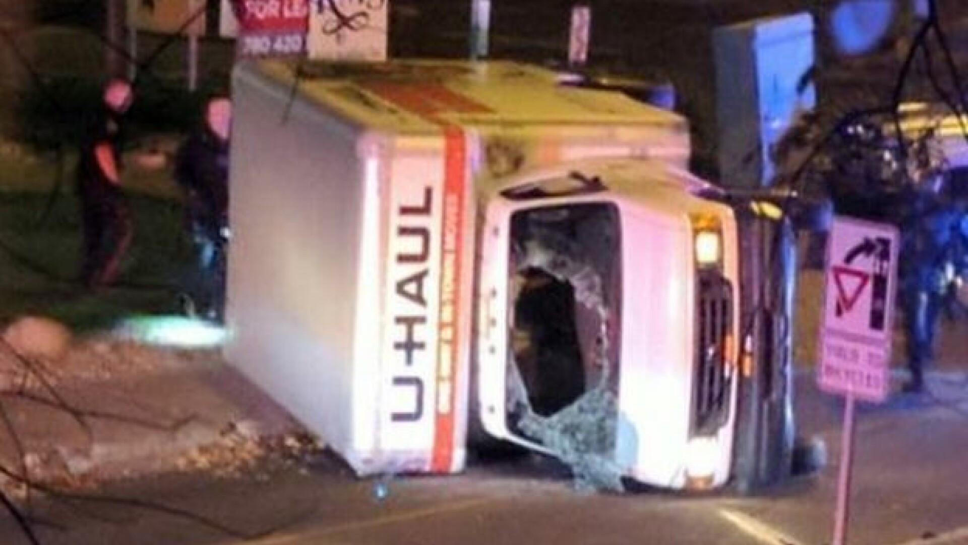 Atacuri teroriste în Canada. Poliţist înjunghiat, patru pietoni au fost loviţi de o dubă