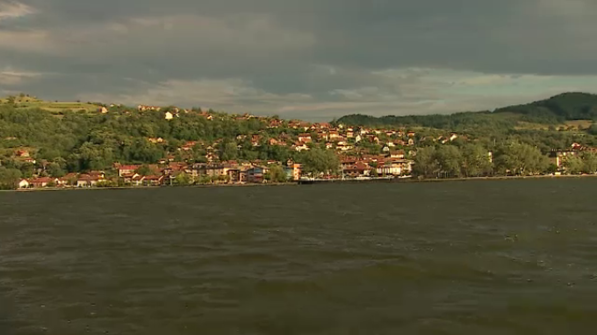 Romania arunca bani, oportunitati si timp pretios pe apa Dunarii. Lectia primita de la sarbi